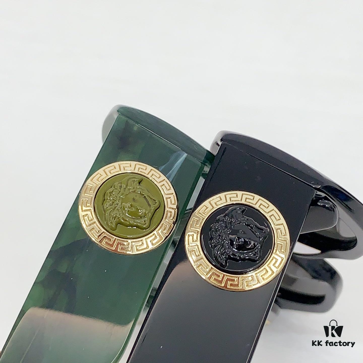 135 VERSACE MOD: VE420/E Size: 52-21-145 Sunglasses