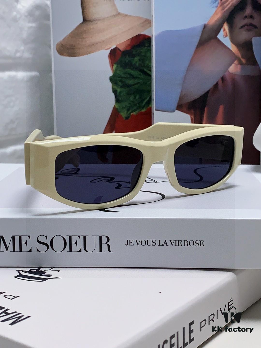 Versace 2025 New Arrival Small-Frame Sunglasses for Women, Stylish Letter Design Unisex Square Sunglasses, Retro and Unique Eyewear for Men and Women
