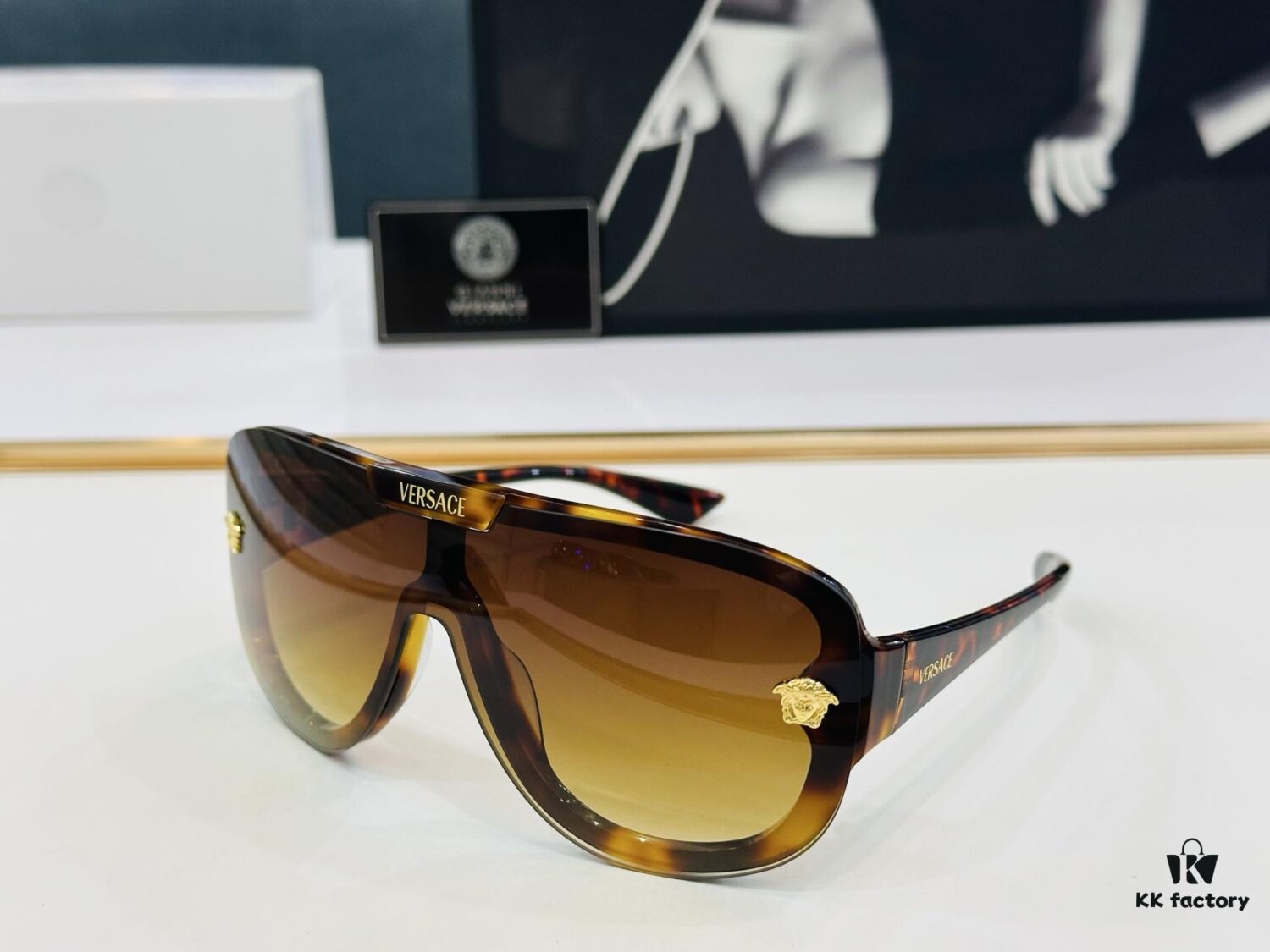 VERSACE VESACE Model VE6561 Size 147 Box 0-125 Stylish Sunglasses