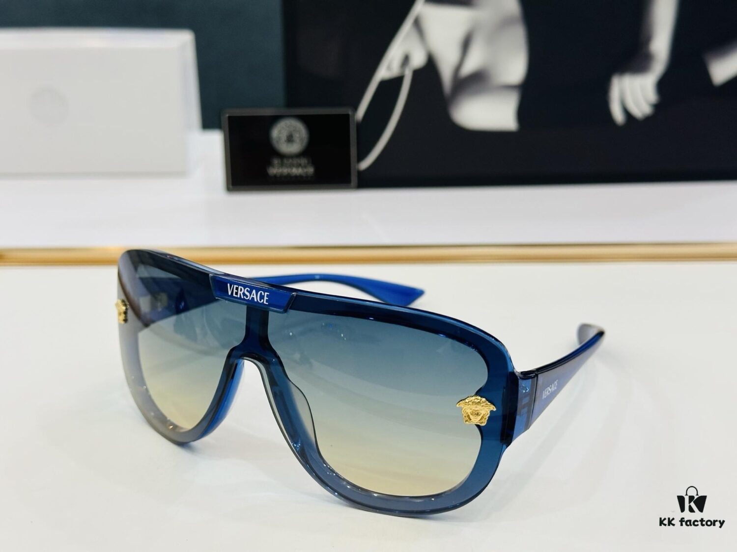 VERSACE VESACE Model VE6561 Size 147 Box 0-125 Stylish Sunglasses