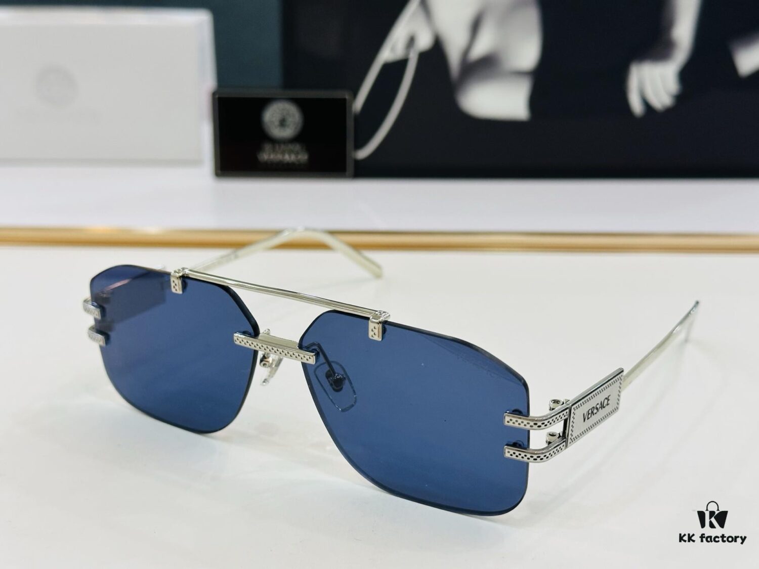 VERSACE VESACE Model VE2275 Size 60-13-140 Sunglasses