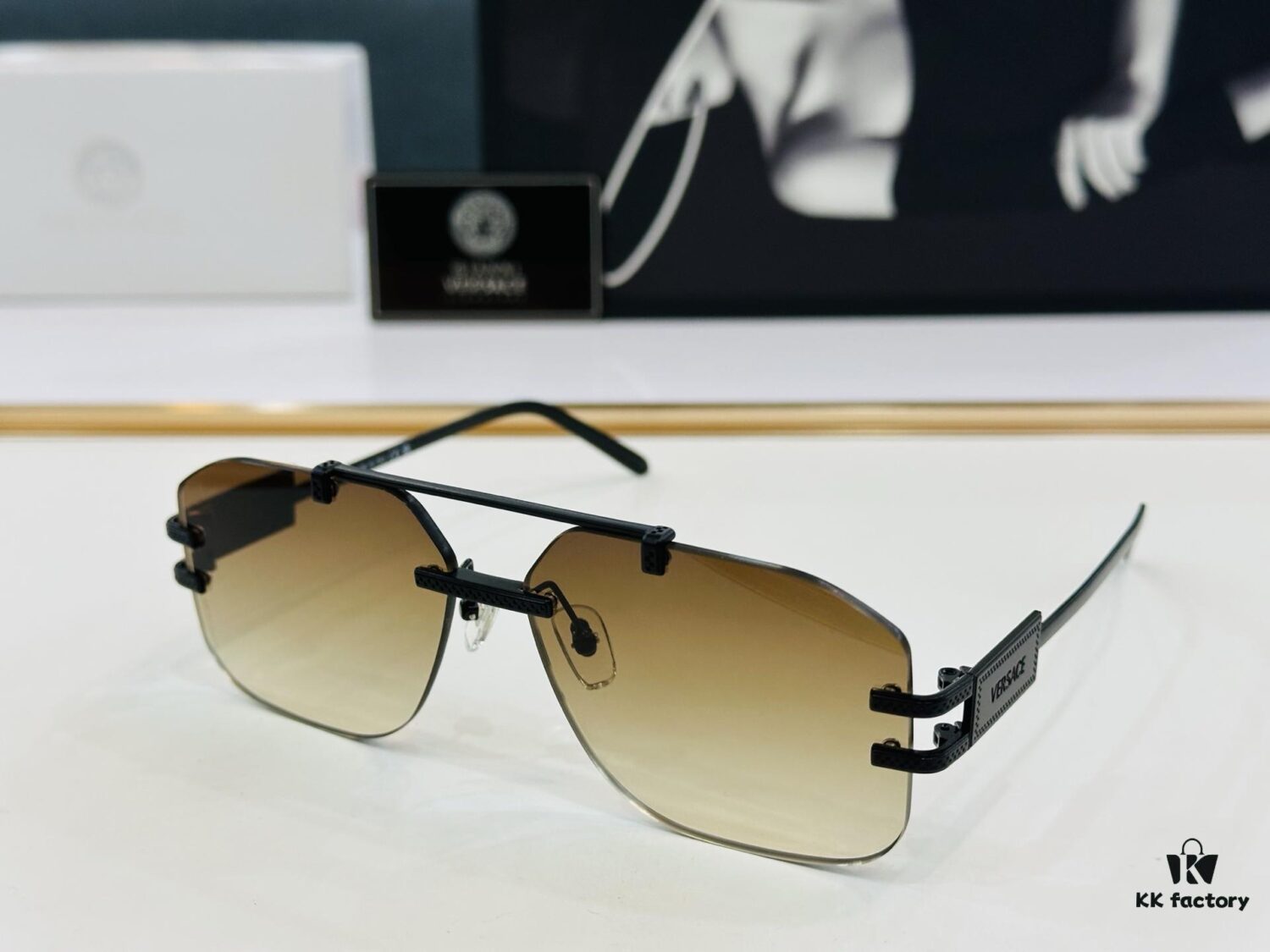 VERSACE VESACE Model VE2275 Size 60-13-140 Sunglasses
