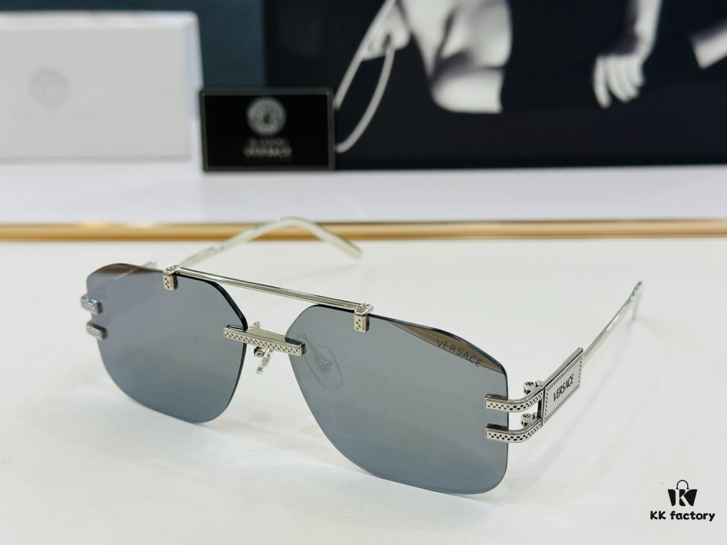 VERSACE VESACE Model VE2275 Size 60-13-140 Sunglasses
