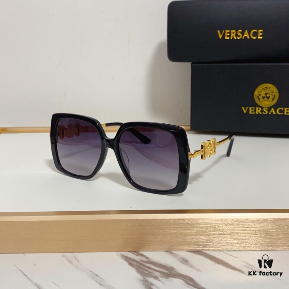 140 VERSACE MOD: VE4467 Size: 54-17-145 Sunglasses