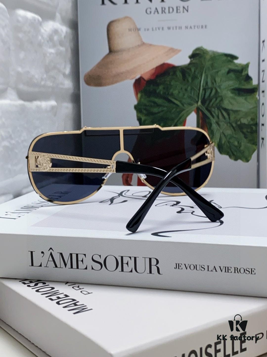 Versace 2024 New Trendy Oversized Letter Sunglasses for Women, UV-Protective One-Piece Logo Lens, Unisex Stylish Sunglasses