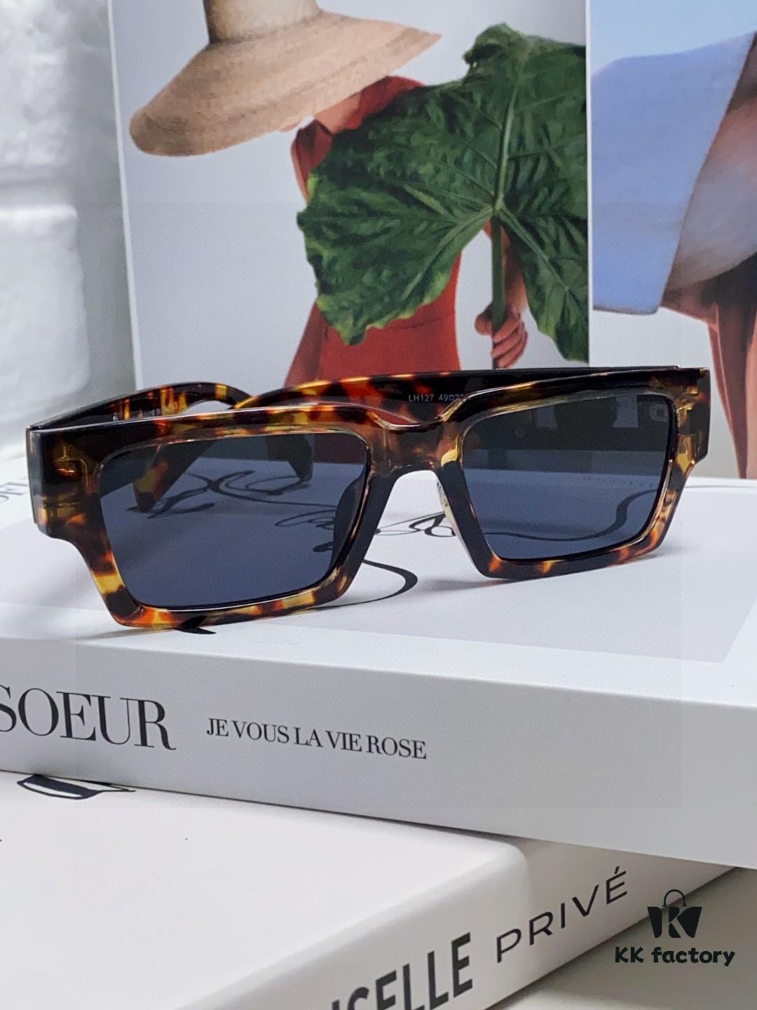 Versace 2024 New Arrival Trendy Sunglasses for Women, High-End Instagram-Worthy Unisex Stylish and Edgy Hip-Hop Fashion Sunglasses for Men and Women, Couple's Eyewear