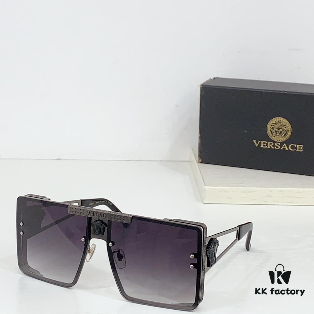 130 VERSACE VE6720 Size: 67-14-145 Sunglasses