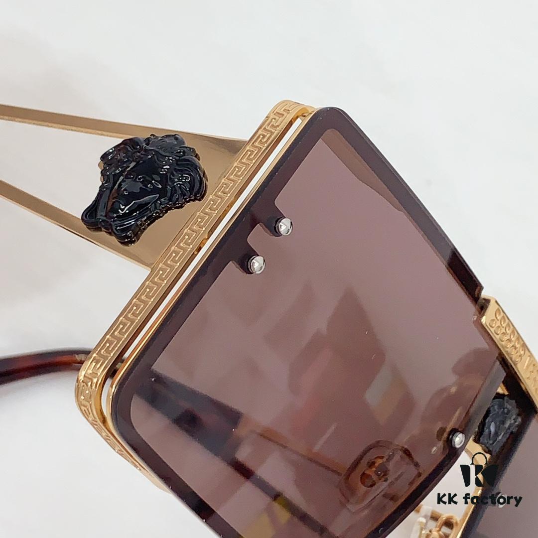 130 VERSACE VE6720 Size: 67-14-145 Sunglasses