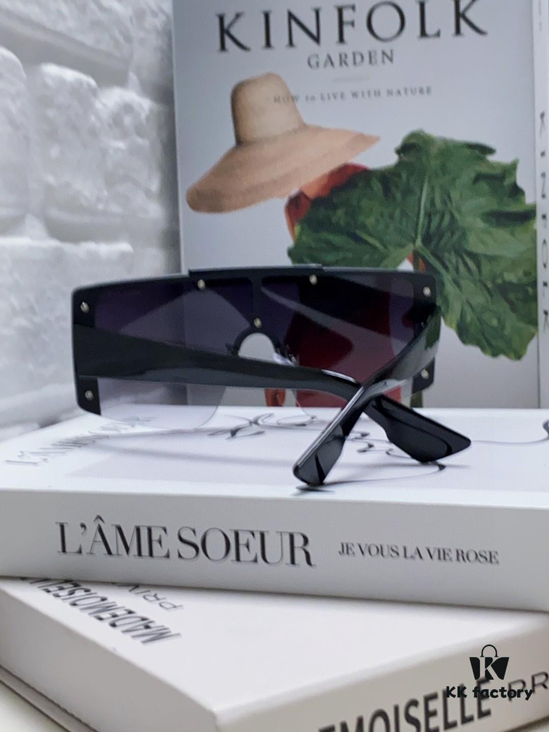 VERSACE Versace Runway Collection Selection - Vibrant and Bold Colors