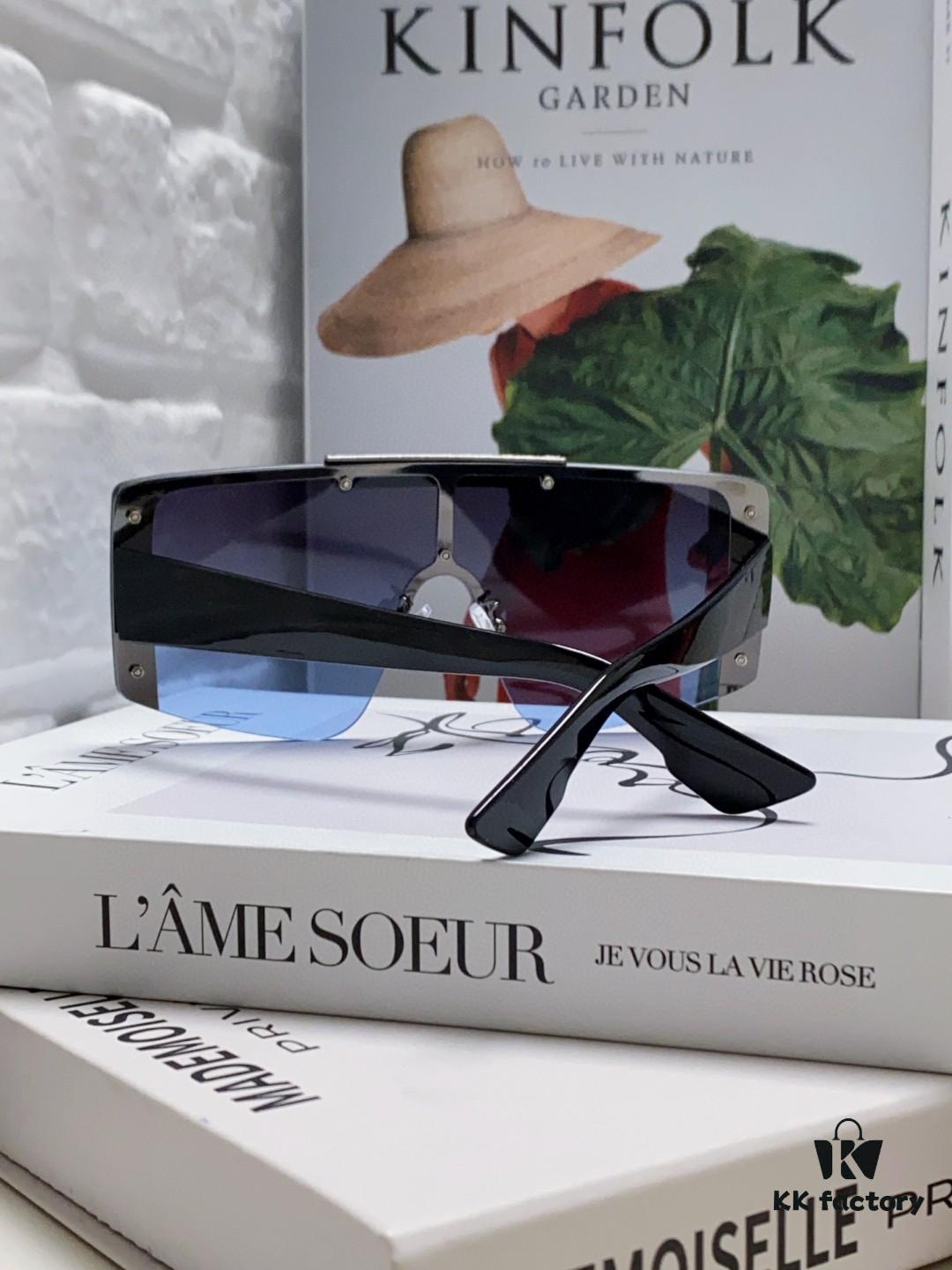 VERSACE Versace Runway Collection Selection - Vibrant and Bold Colors