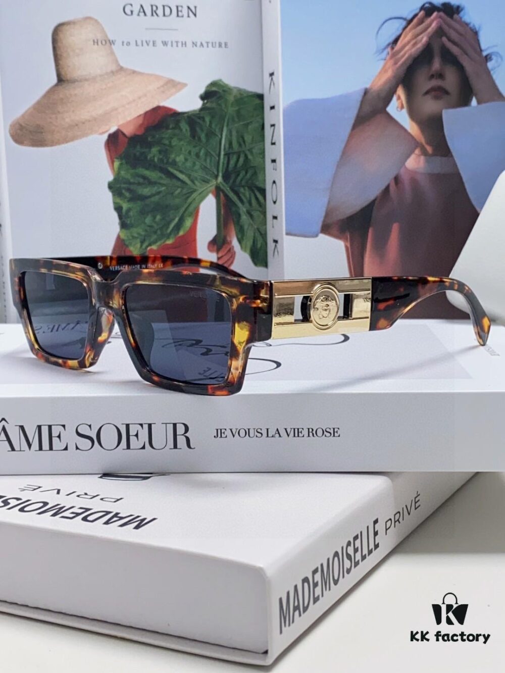 Versace 2024 New Arrival Trendy Sunglasses for Women, High-End Instagram Style, Edgy and Hip-Hop Fashion Unisex Sunglasses for Men and Women, Couple's Eyewear