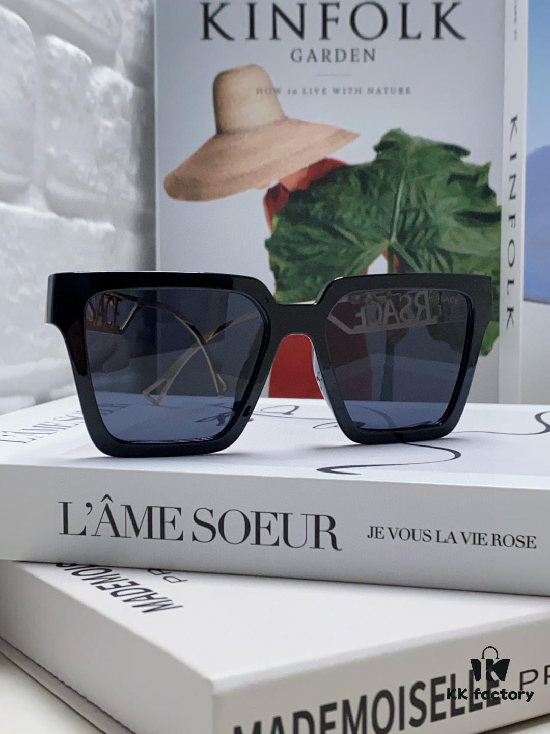 VERSACE Versace New Arrival 🎉 Popular Recommended Style, Italian Design, Imported Material Construction [Strong] Unique Logo Classic Design [Leisure] Simple and Elegant Unisex Eyewear Sunglasses VE4431