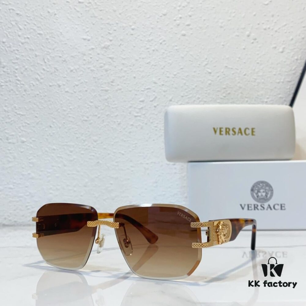 140 VERSACE MODEL: VE 5720 SIZE: 61□16-145 Sunglasses