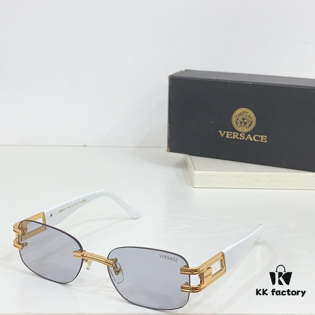 140 VERSACE MOD: MOD051 Size: 56-18-142 Sunglasses