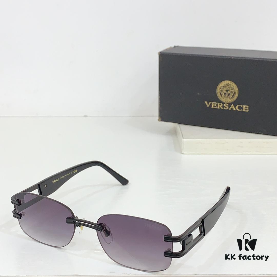 140 VERSACE MOD: MOD051 Size: 56-18-142 Sunglasses