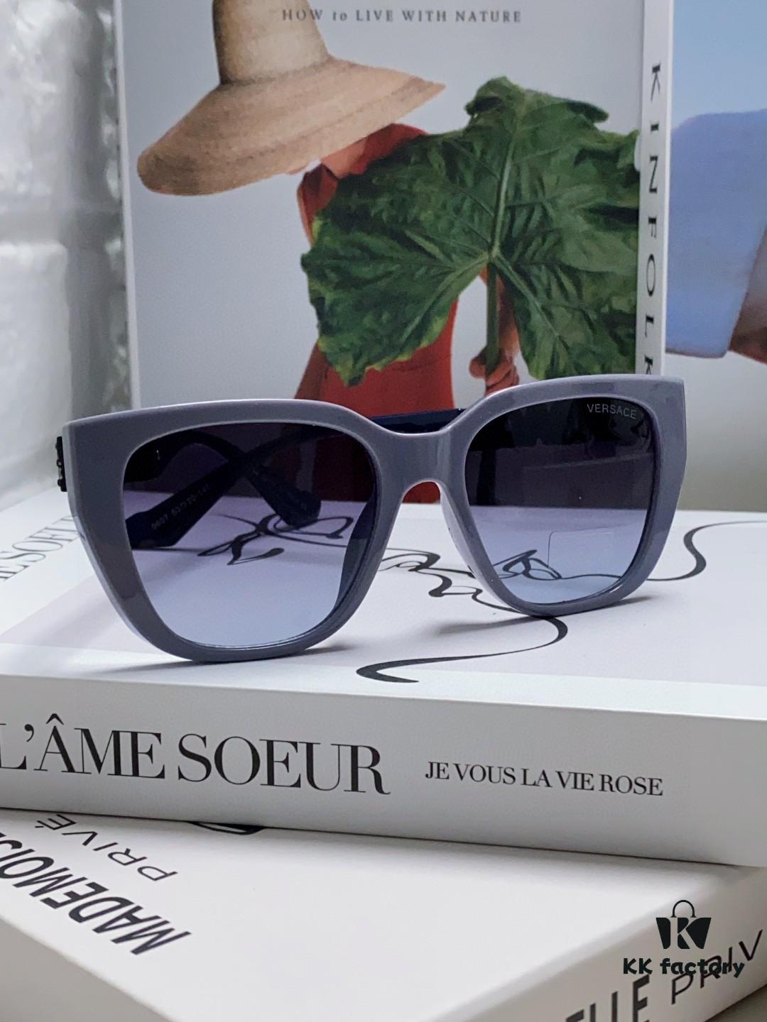 VERSACE Versace Size: 53□18-145