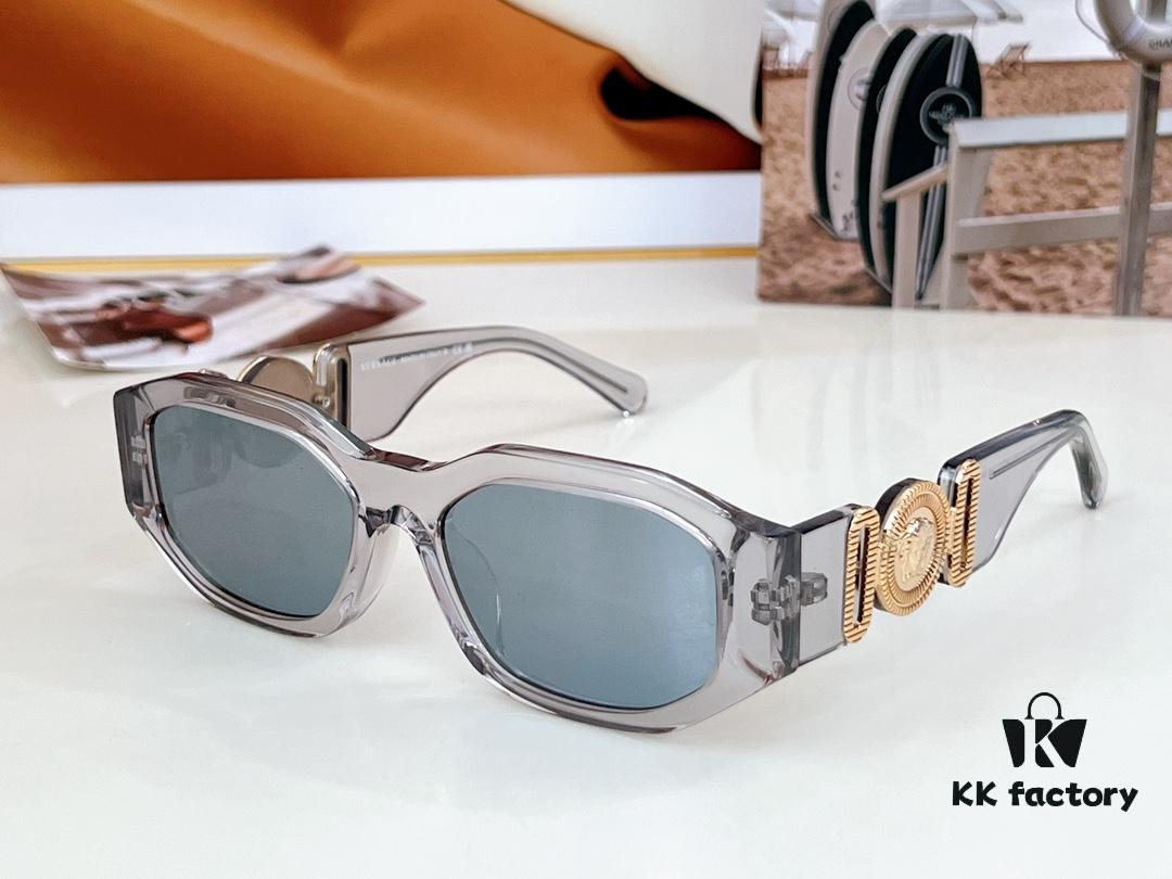 140 Versace MODEL: VE4361 Trendy Instagram-Famous Sunglasses, Iconic Temple Design, Unisex Style SIZE: 53-15-140