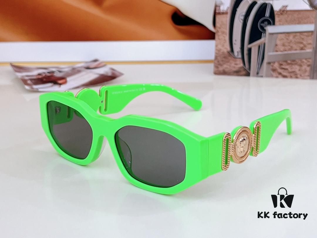 140 Versace MODEL: VE4361 Trendy Instagram-Famous Sunglasses, Iconic Temple Design, Unisex Style SIZE: 53-15-140
