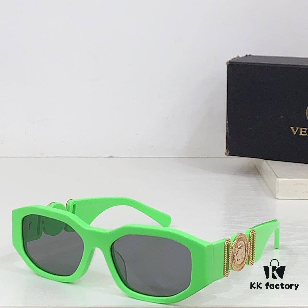 140 Versace MODEL: VE4361 Unisex Sunglasses with Iconic Temple Design