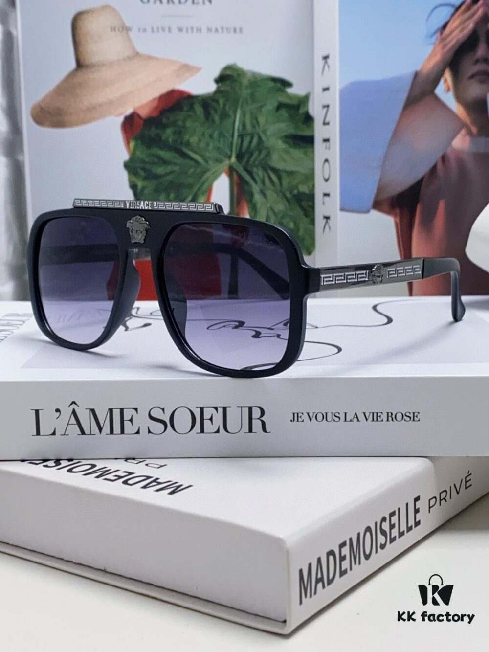 VERSACE Vintage-Style Sunglasses with Metal Decorations and Medusa Logo, Fashion Unisex Sun Glasses for Street Photography