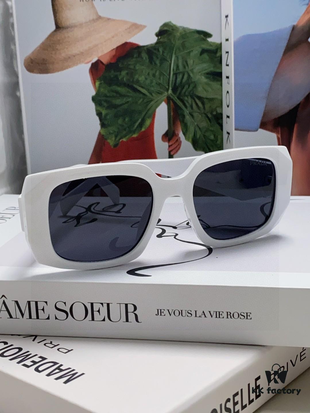 Prada 2025 New Retro Inverted Triangle Logo Sunglasses for Women, Stylish and Slimming Square Frame, High-End Fashion Sun Glasses