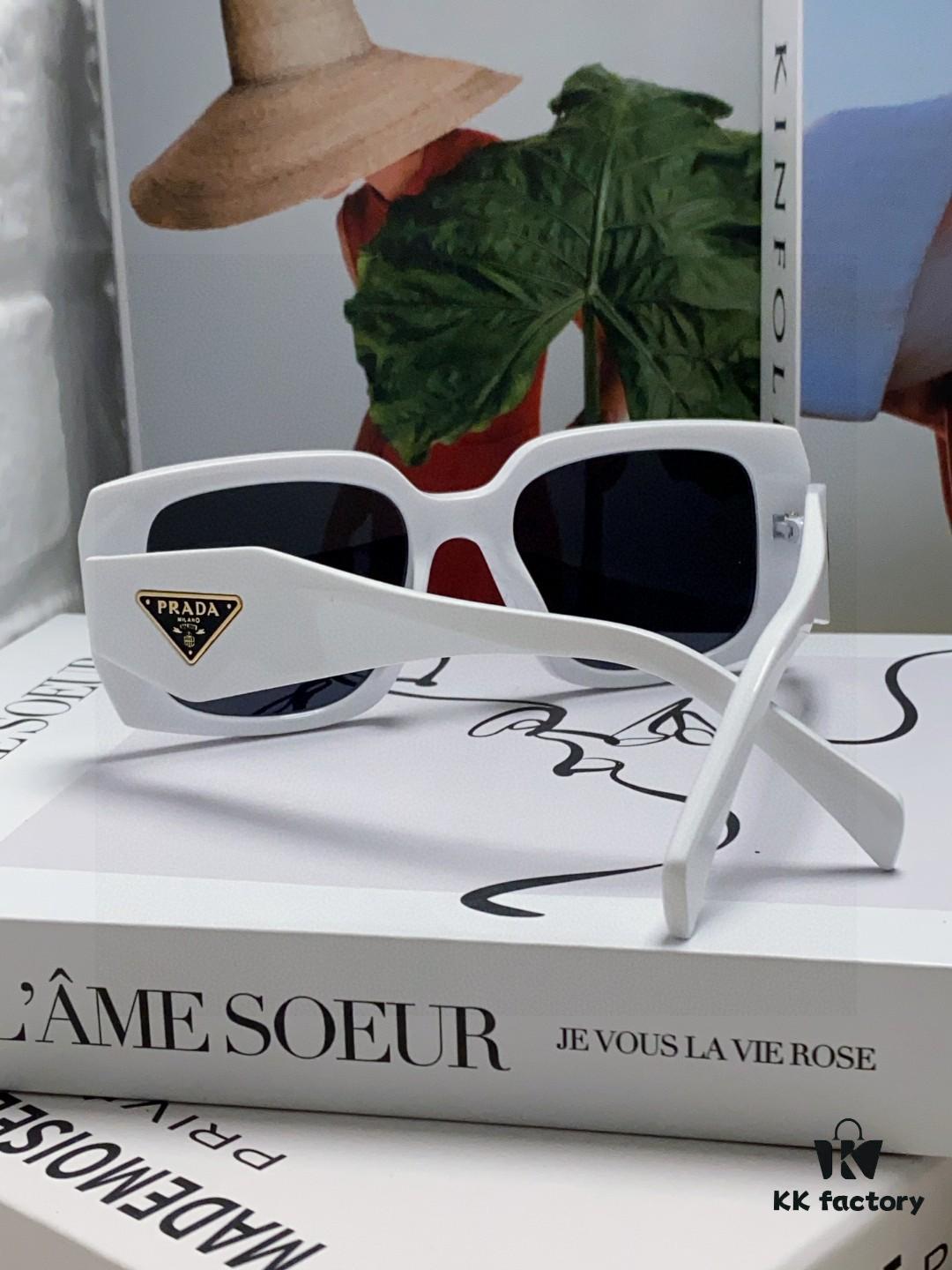 Prada 2025 New Retro Inverted Triangle Logo Sunglasses for Women, Stylish and Slimming Square Frame, High-End Fashion Sun Glasses