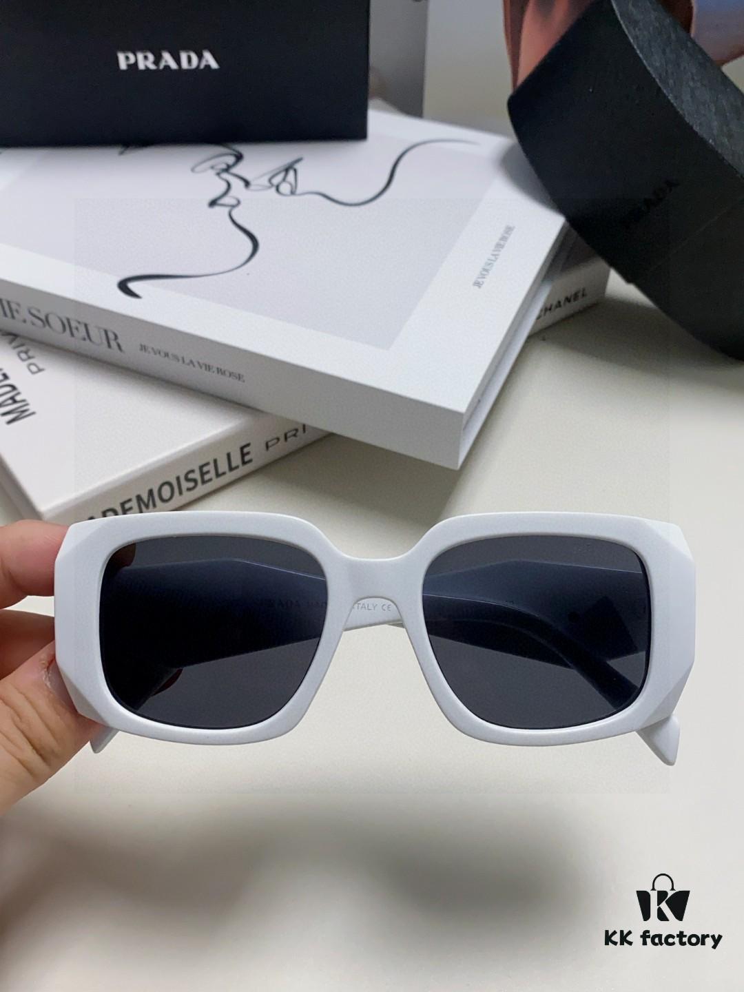Prada 2025 New Retro Inverted Triangle Logo Sunglasses for Women, Stylish and Slimming Square Frame, High-End Fashion Sun Glasses
