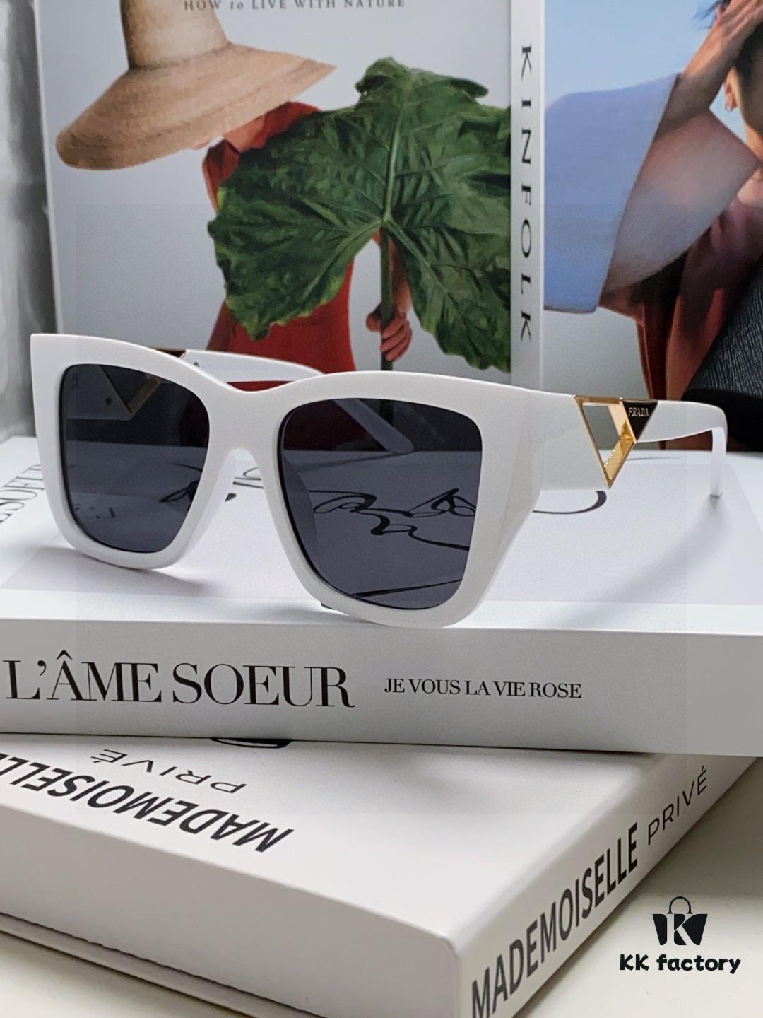 Prada 2025 European and American High-End Women's Square Frame Slimming Versatile Sunglasses, Influencer Street Style Sun Protection Eyewear