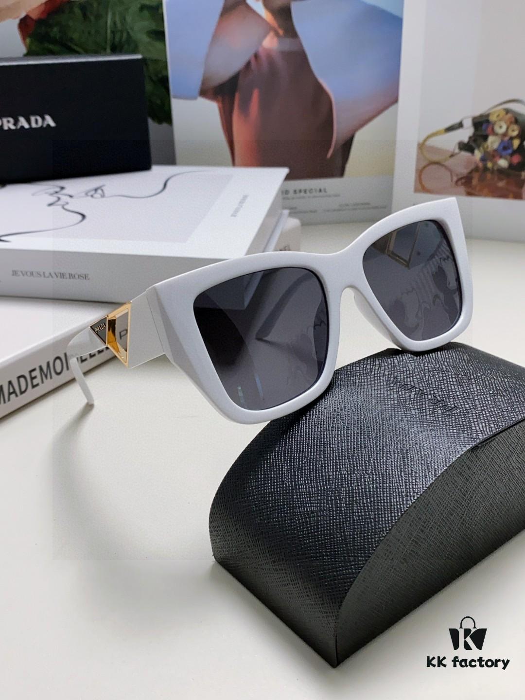 Prada 2025 European and American High-End Women's Square Frame Slimming Versatile Sunglasses, Influencer Street Style Sun Protection Eyewear