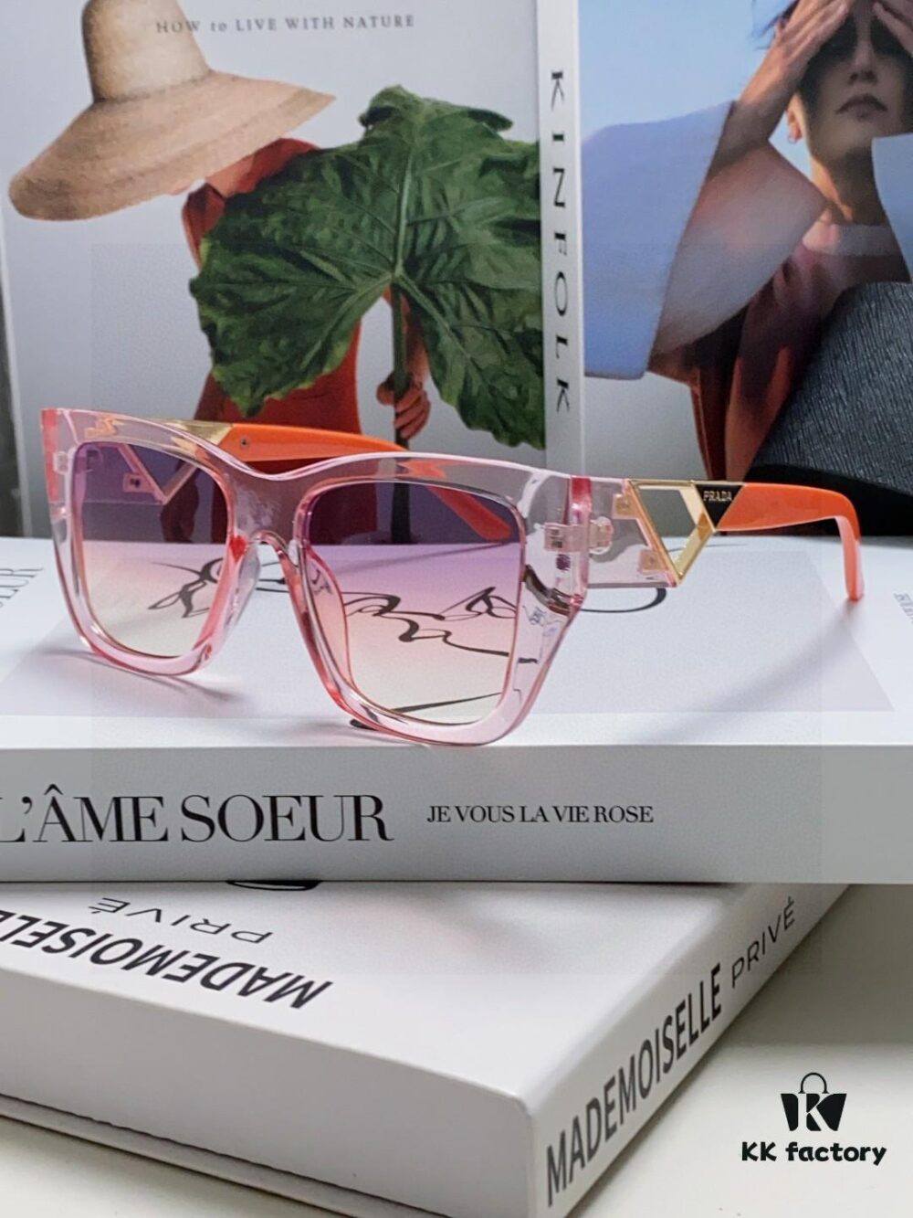 Prada 2025 European and American High-End Women's Square Frame Slimming Versatile Sunglasses, Popular Street Snap UV Protection Shades