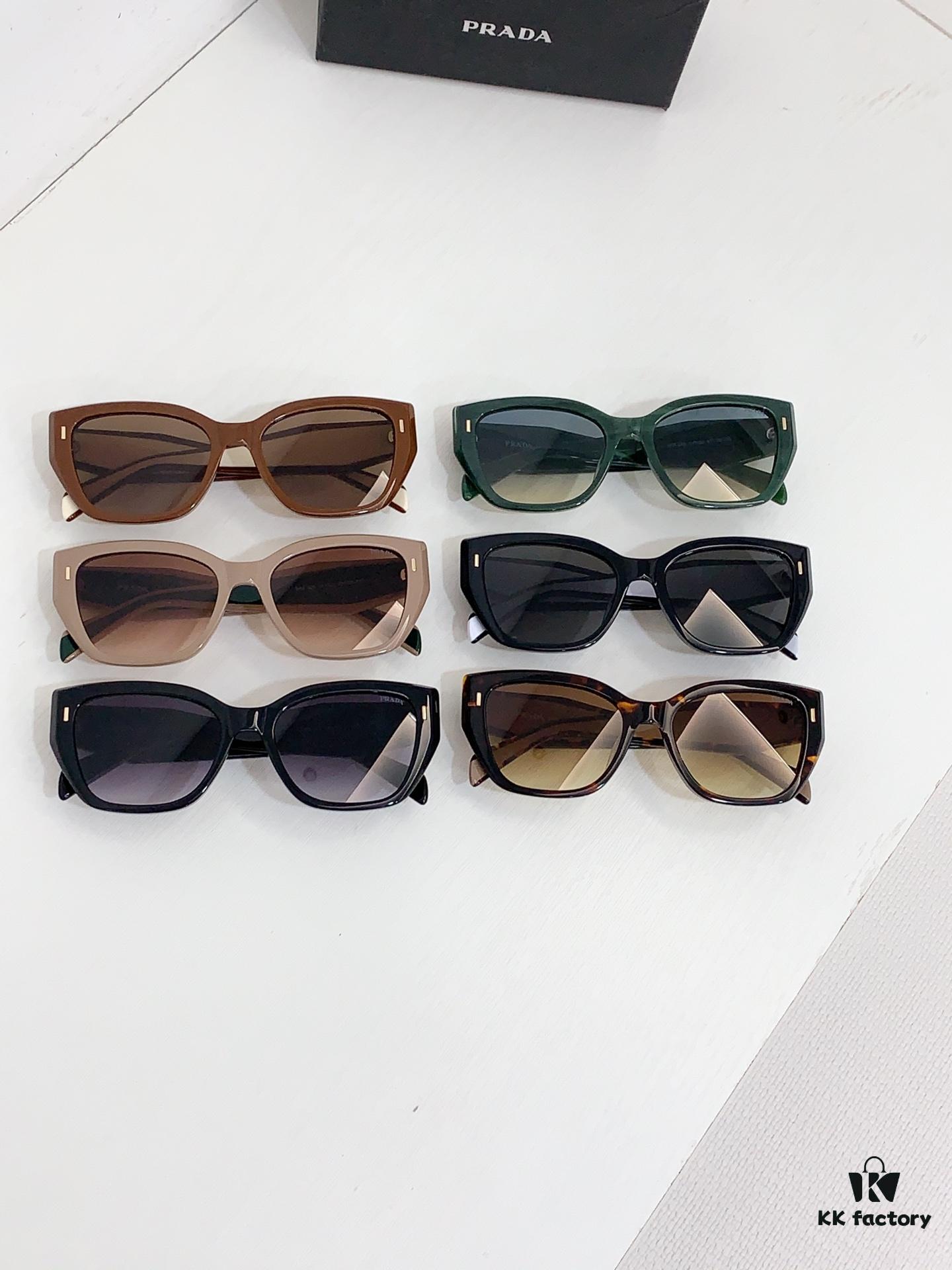 140 PRADA MOD: SPR32S Size: 53 20-145 Sunglasses