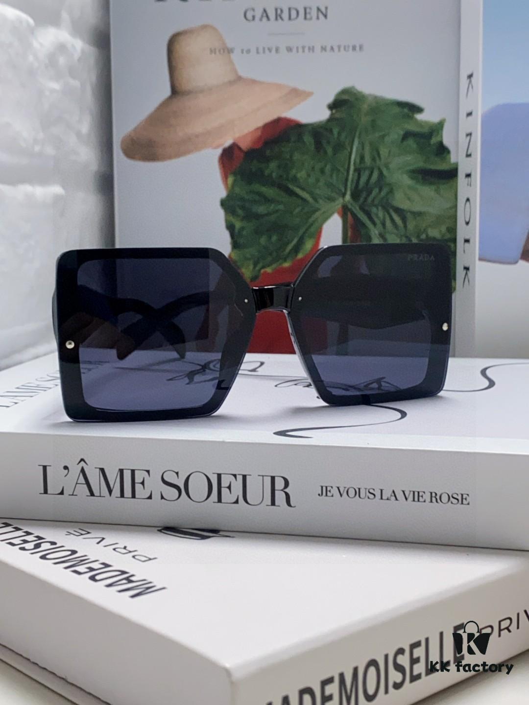 Prada 2025 New Arrival Fashion Minimalist Gradient Sunglasses for Round Face, Square Korean Style UV Protection Retro Instagrammable Sunglasses