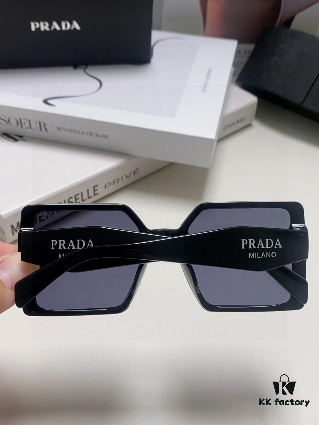 Prada 2025 New Arrival Fashion Minimalist Gradient Sunglasses for Round Face, Square Korean Style UV Protection Retro Instagrammable Sunglasses