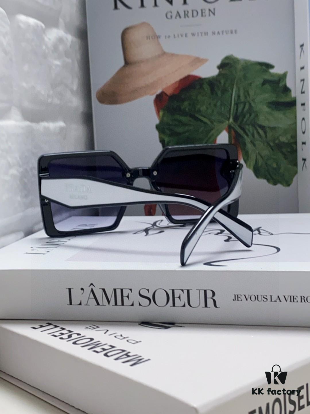 Prada 2025 New Fashion Minimalist Gradient Sunglasses for Round Face, Square Korean-style UV Protection Retro Ins-style Sunglasses