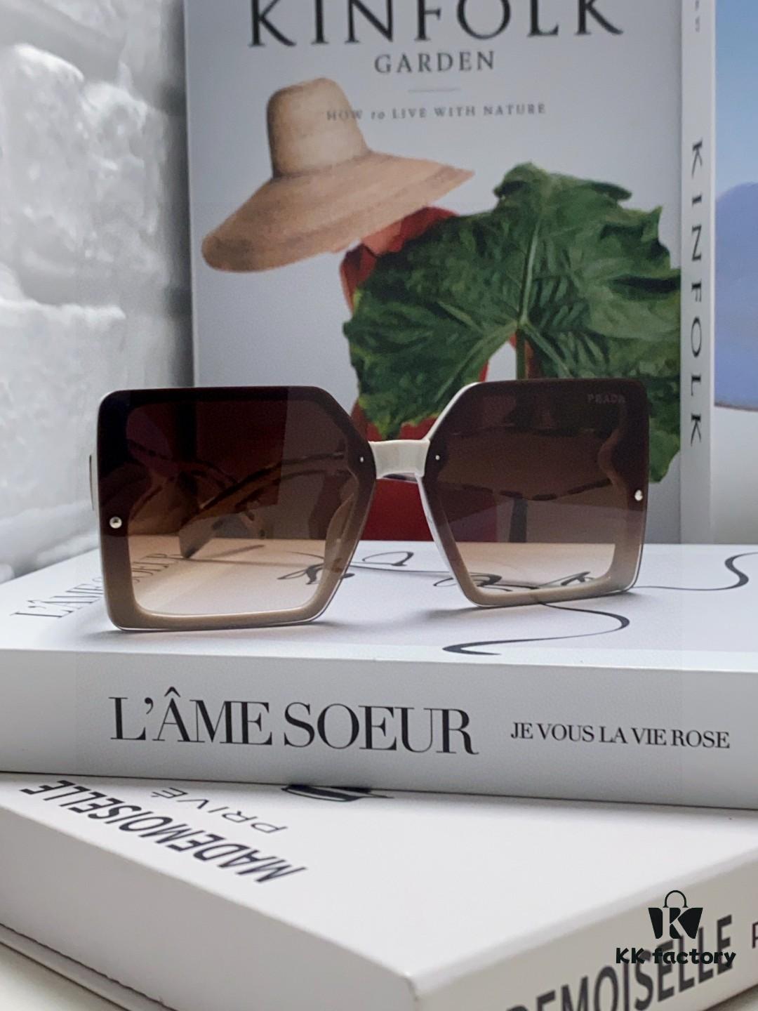 Prada 2025 New Arrival Fashion Minimalist Gradient Sunglasses for Round Face, Square Korean Style UV Protection Retro Instagram-Inspired Sunglasses