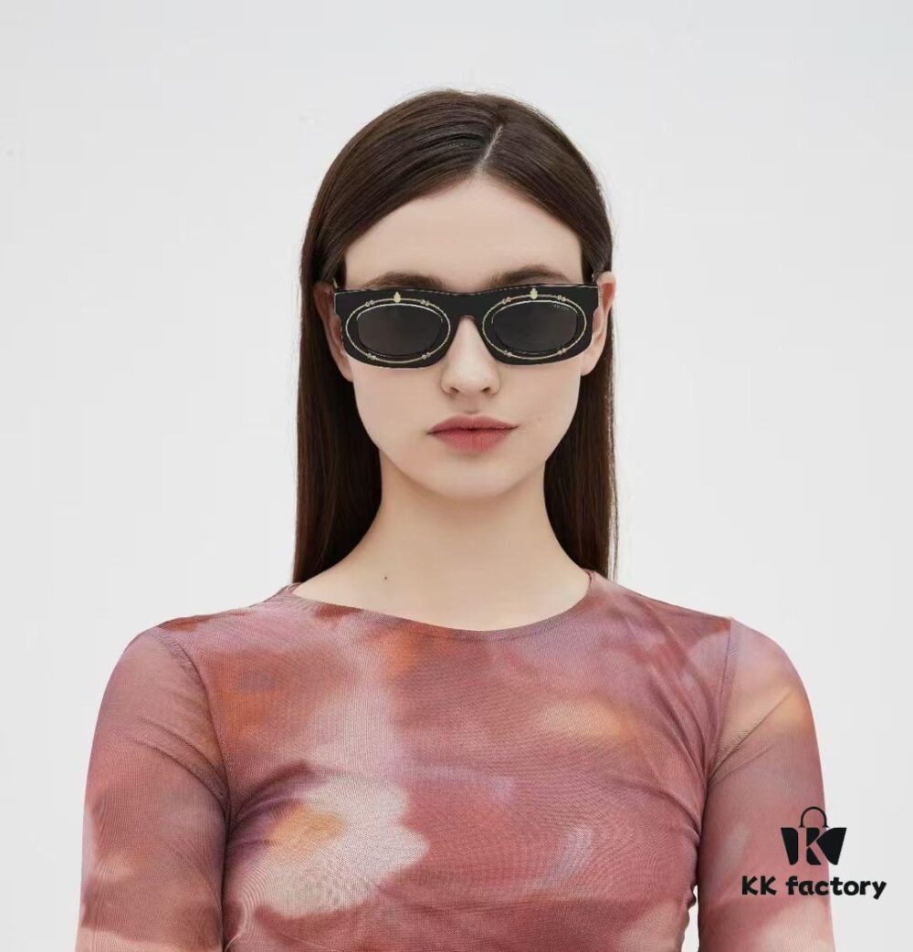 PRADA Official Website Synchronized PRB02S Sunglasses, Each Temple with Unique Serial Number, SIZE: 47-26-140
