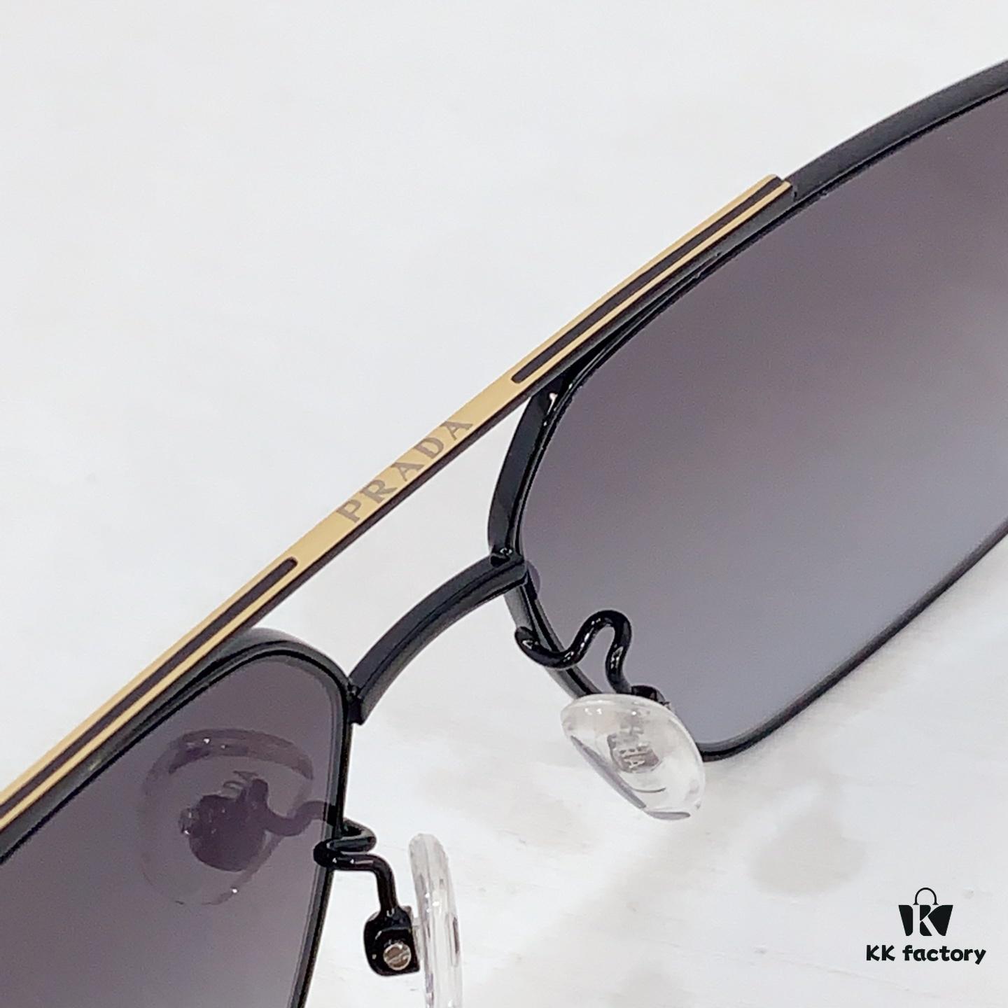 140 PRADA Model: PR166 Size: 60-15-145 Sunglasses