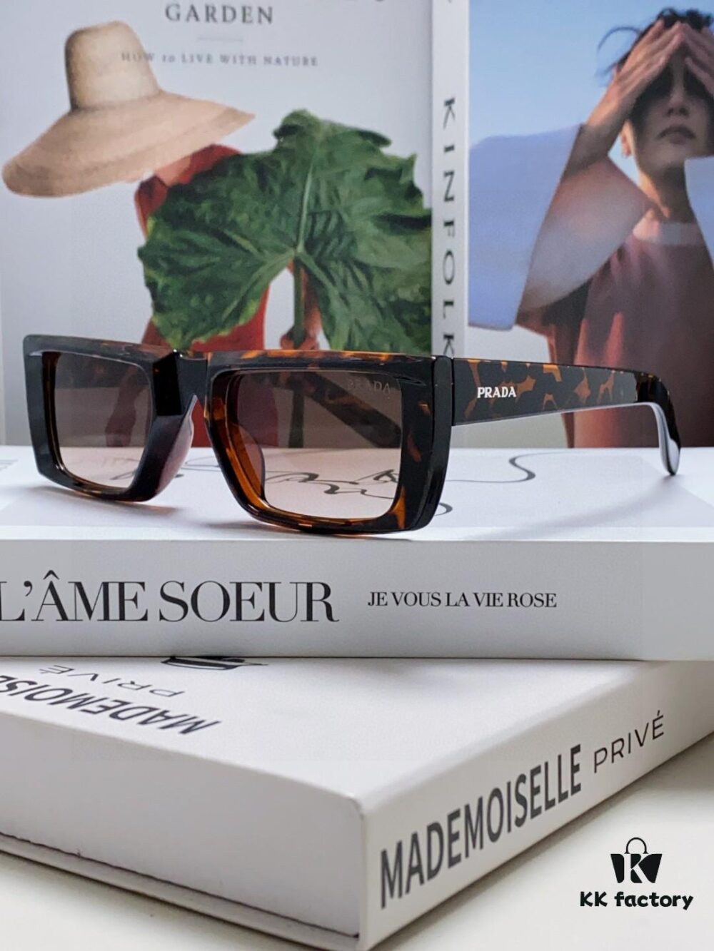 PRADA 2025 Summer New 3D Square Frame Sunglasses Unisex, Runway Style Hiking Square SPR24Y Sunglasses, Same as Lu Keran's