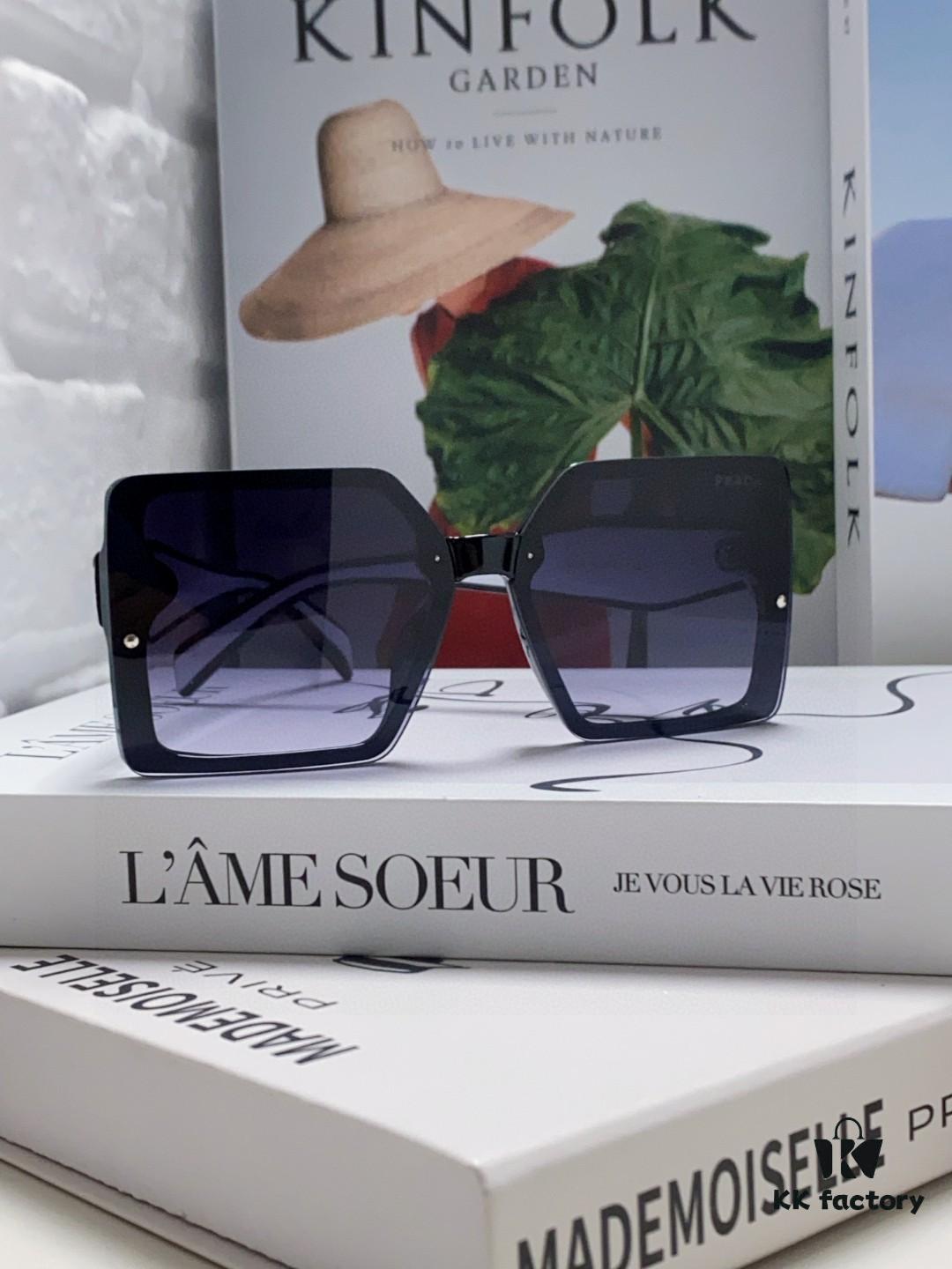 Prada 2025 New Fashion Minimalist Gradient Sunglasses for Round Face, Square Korean Style UV Protection Retro Ins Sunglasses