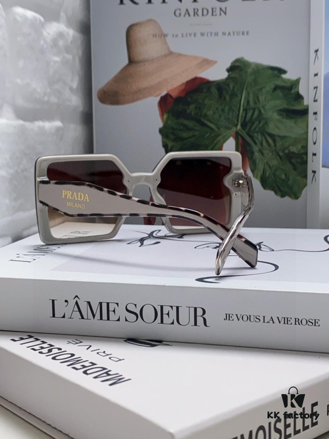 Prada 2025 New Arrival Fashion Simple Gradient Sunglasses for Round Face, Square Korean Style UV Protection Retro Ins-style Sunglasses