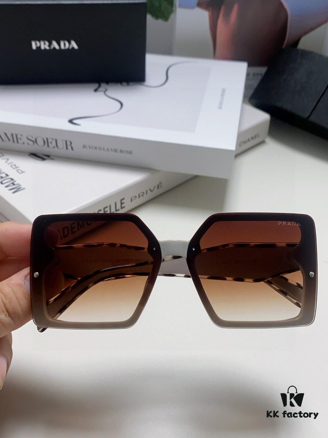 Prada 2025 New Arrival Fashion Simple Gradient Sunglasses for Round Face, Square Korean Style UV Protection Retro Ins-style Sunglasses