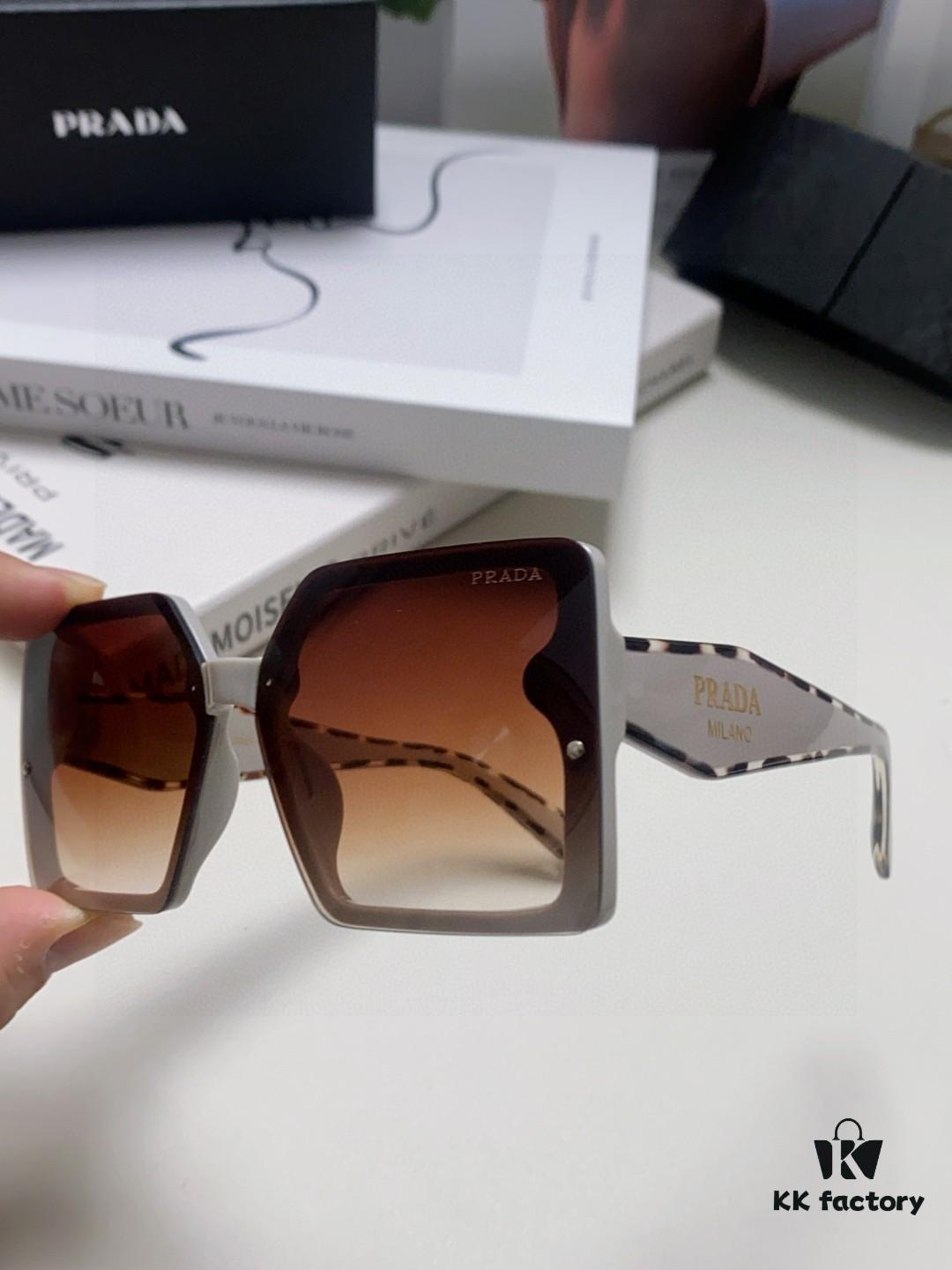 Prada 2025 New Arrival Fashion Simple Gradient Sunglasses for Round Face, Square Korean Style UV Protection Retro Ins-style Sunglasses