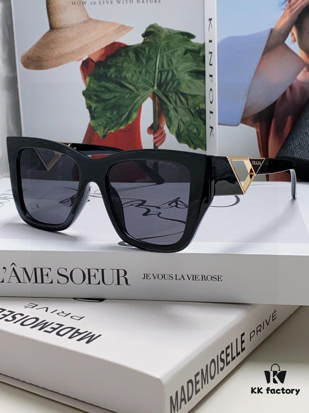 Prada 2025 European and American High-End Women's Square Frame Slimming Versatile Sunglasses, Influencer Street Style Sun Protection Glasses