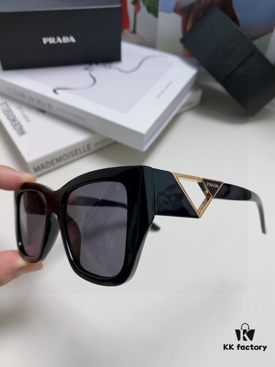 Prada 2025 European and American High-End Women's Square Frame Slimming Versatile Sunglasses, Influencer Street Style Sun Protection Glasses