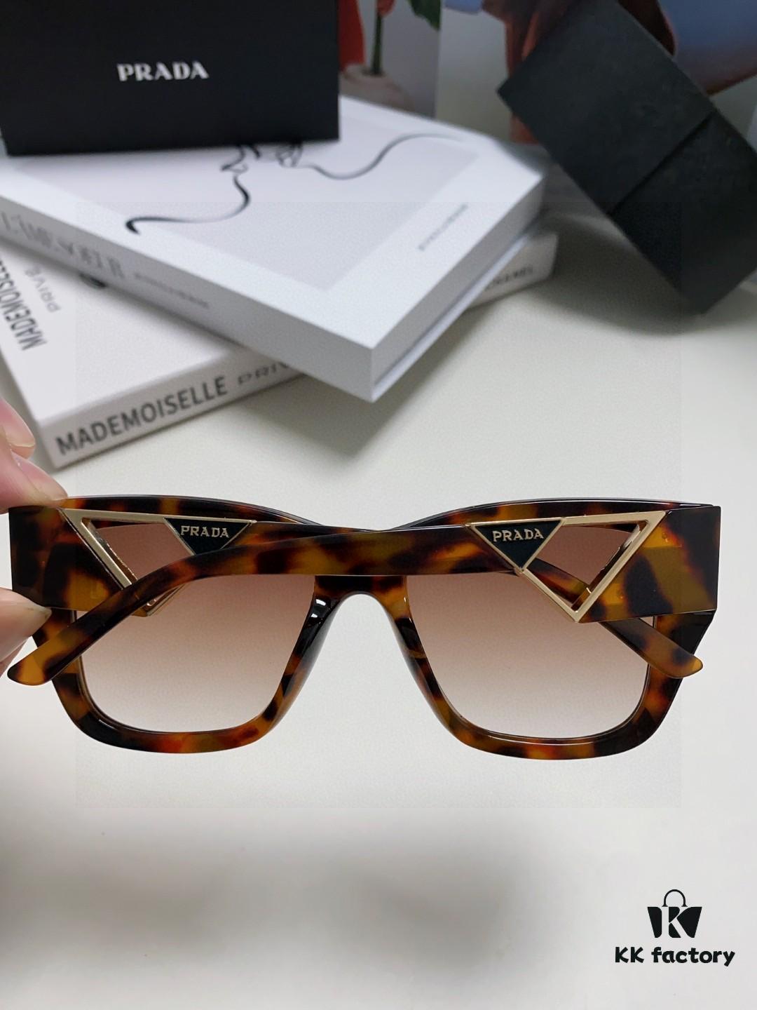 Prada 2025 European and American High-End Women's Square Frame Slimming Versatile Sunglasses, Popular Street Snap Sun Protection Eyewear