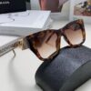 Prada 2025 European and American High-End Women's Square Frame Slimming Versatile Sunglasses, Popular Street Snap Sun Protection Eyewear