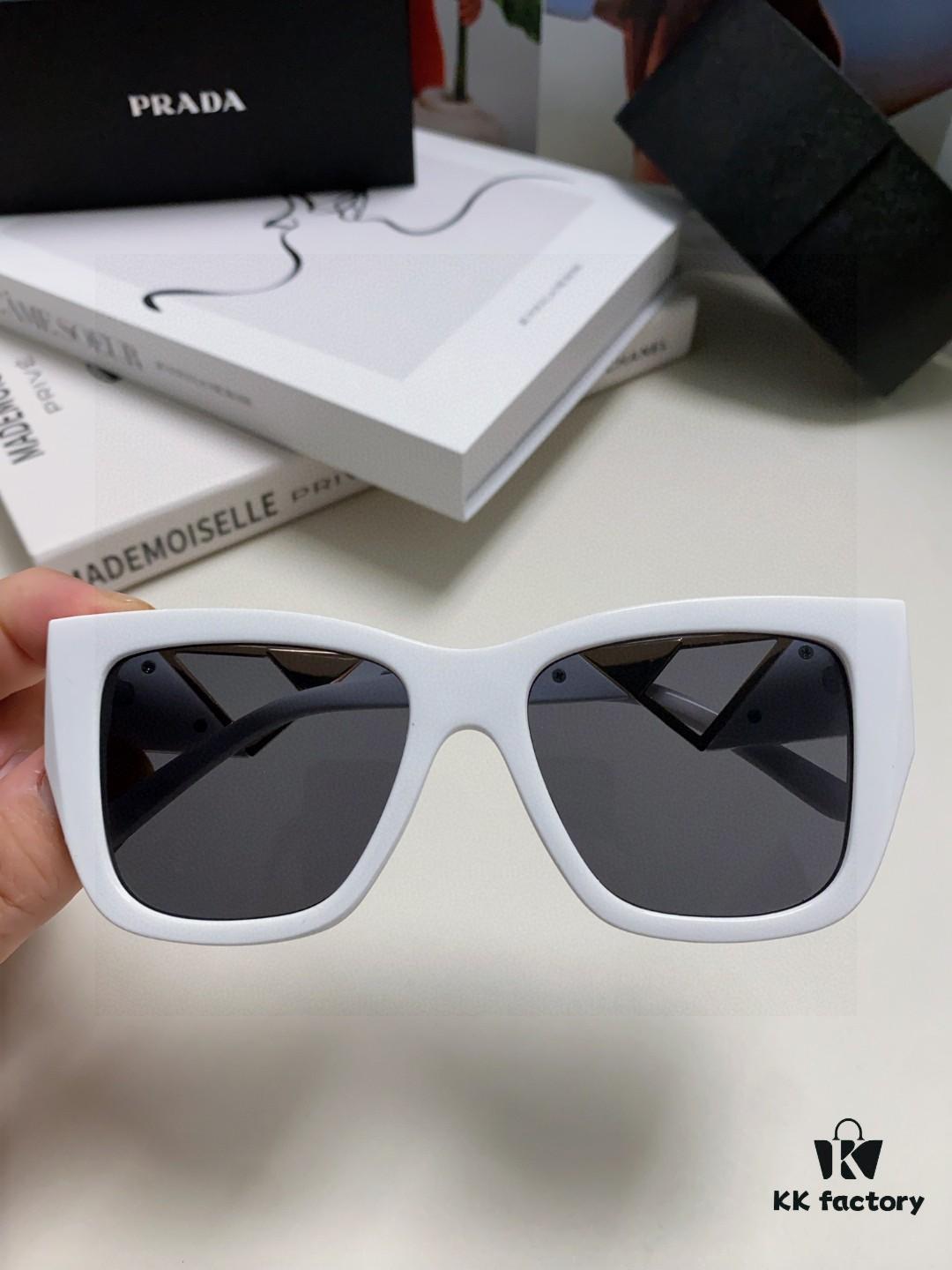 Prada 2025 European and American High-End Women's Square Frame Slimming Versatile Sunglasses, Influencer Streetwear Style from Europe