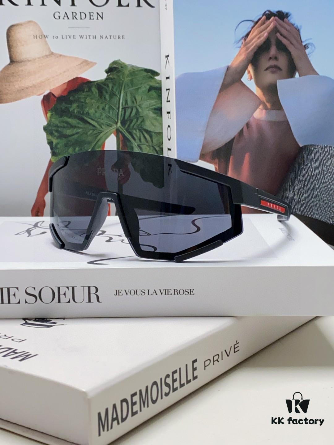 PRADA Unisex Oversized Lightweight UV-Proof Sunglasses for Skiing, Cycling, and Outdoor Use