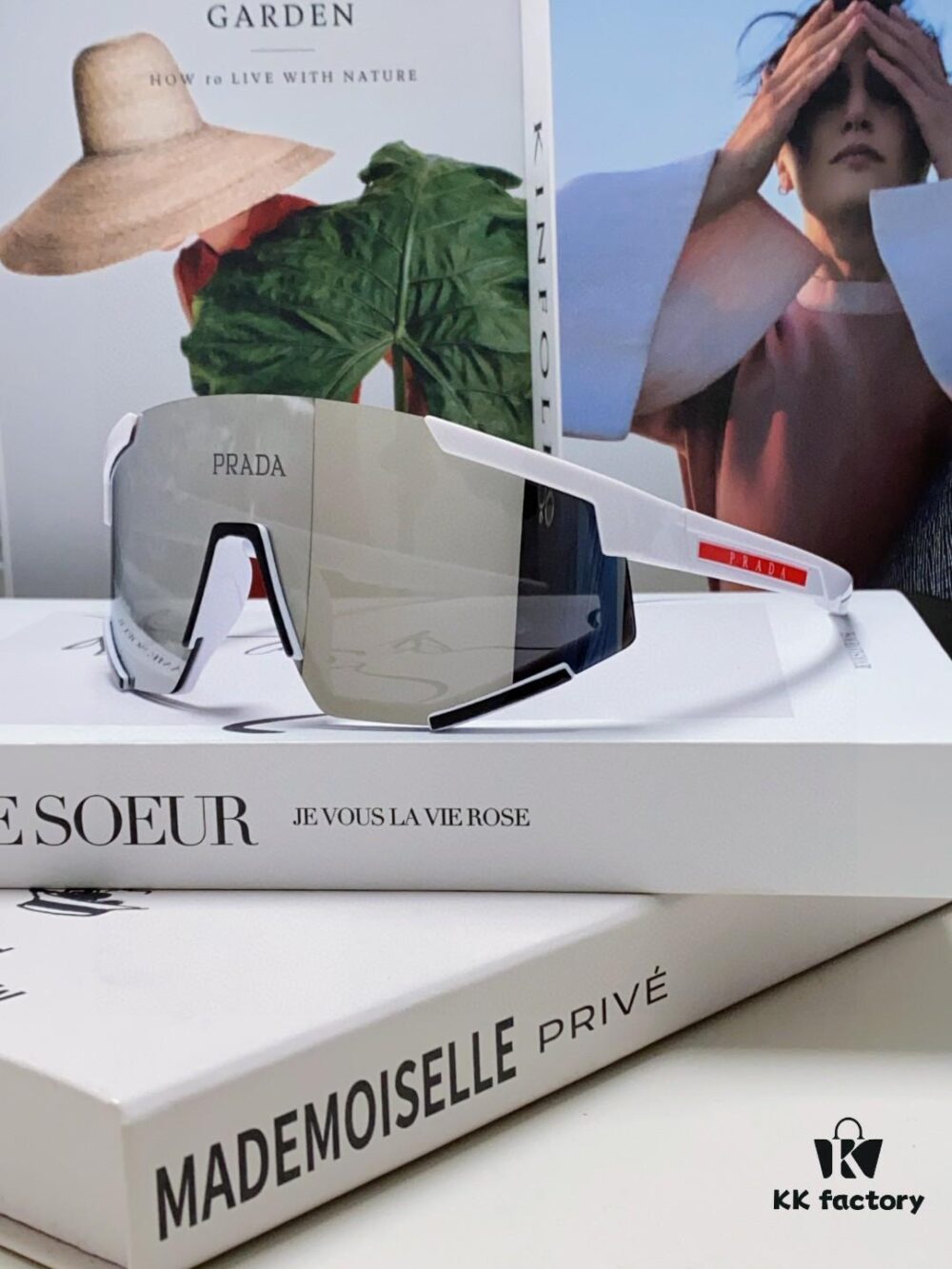 PRADA Unisex Oversized Lightweight UV-Protective Sunglasses with One-Piece Frame, Stylish Eyewear for Skiing, Cycling, and Outdoor Activities