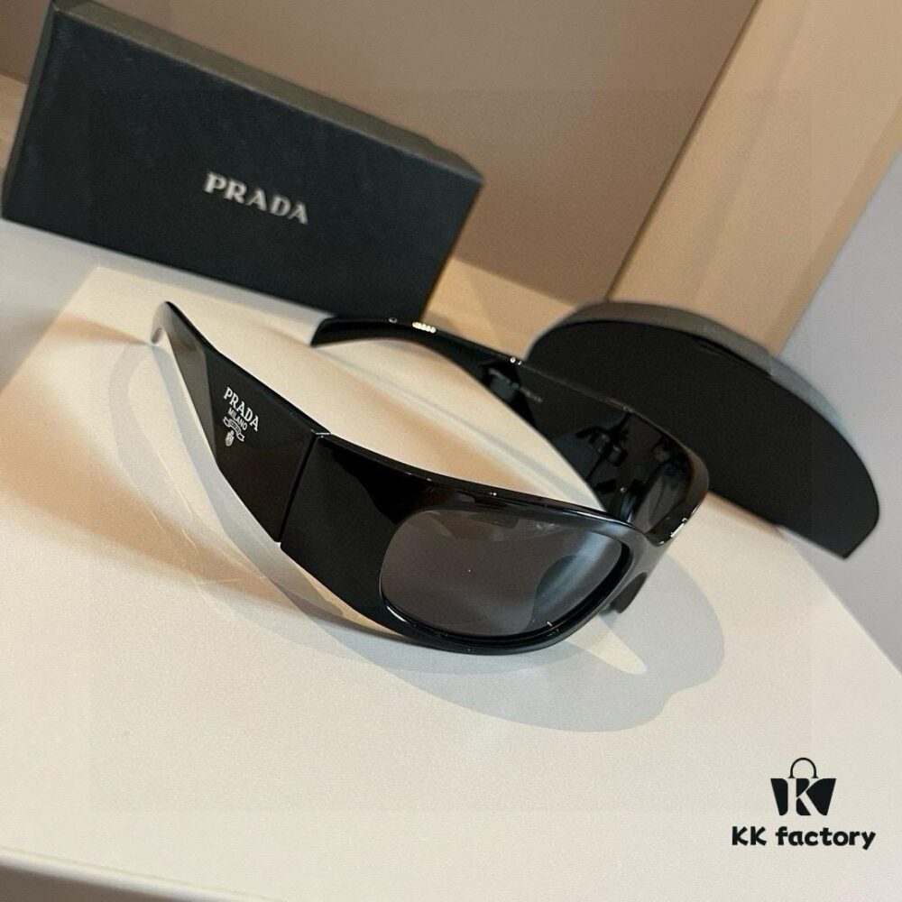 Prada PRADA Classic Sunglasses 🕶️ Adorable at First Sight